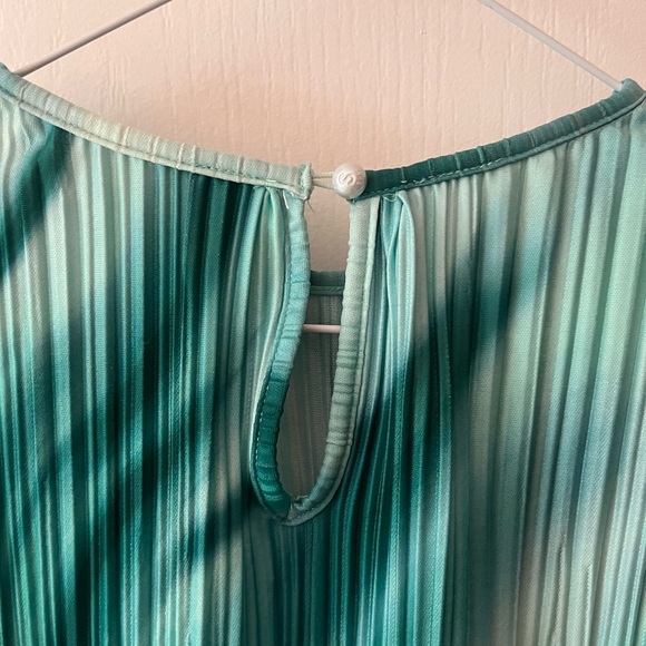 Selling SHEIN dress, turquoise colour, size US6 - Picture 3 of 3